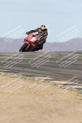 media/Nov-16-2025-Race Pace (Sun) [[8c5fa54630]]/Verified Riders/1-Turns 9 and 10 (925am)/